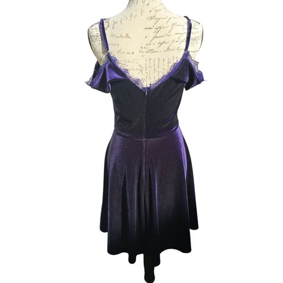 Lulus -793 Navy Cold Shoulder Surplice V-Neck Lace Velvet Mini Dress Size M - Picture 4 of 9